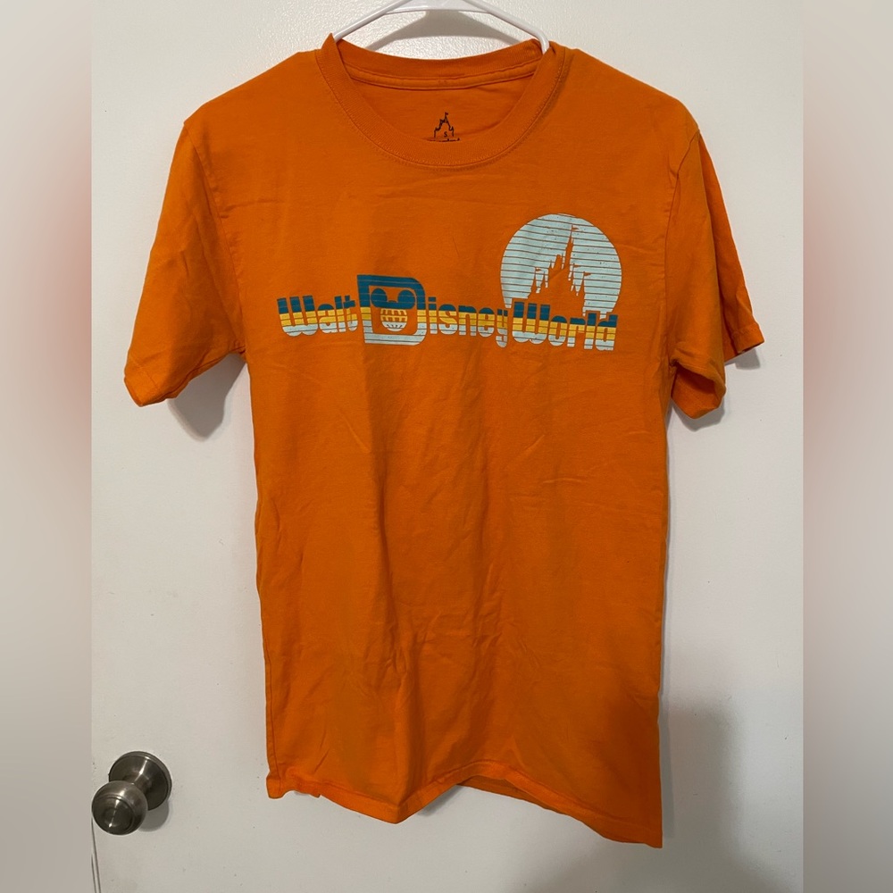 Walt Disney World Disney Land Classic Retro Look Orange Short sleeve T shirt S